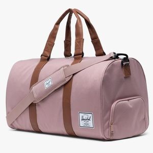Herschel Novel Duffle in Ash Rose